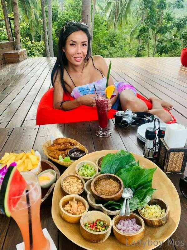 My fan sponsored me this dinner plate 😘😘 Thank u hun 😘