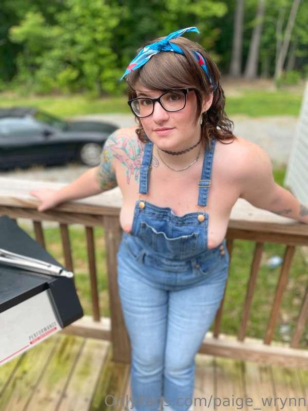 This railing is pretty sturdy … just letting you know… just ..