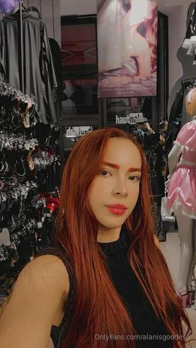 Mischievous Monday, what are you up to???😎 I'm out shopping ..