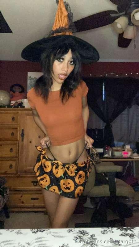 i hope you’re as excited for halloween as I am 🥰🎃