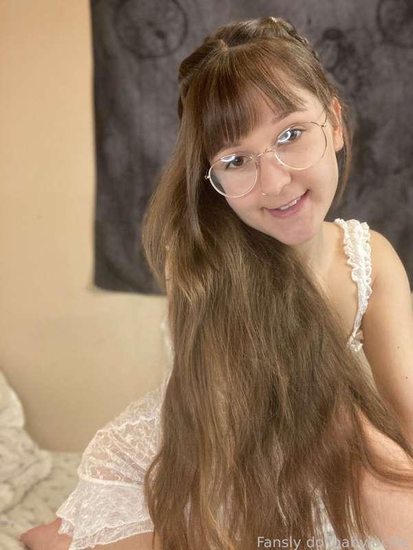 I'm an angel, I swear!


#fyp #innocent #cute #glasses #bangs #bigeyes #girlnextdoor #longhair #teen #petite