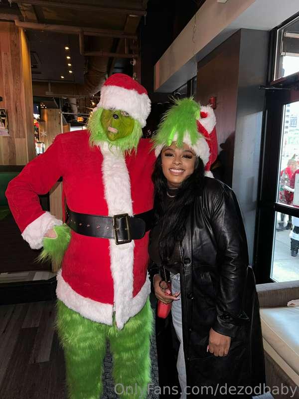 ⚜️MERRY CHRISTMAS THE GRINCH HAS MY TITS 🫶🏾