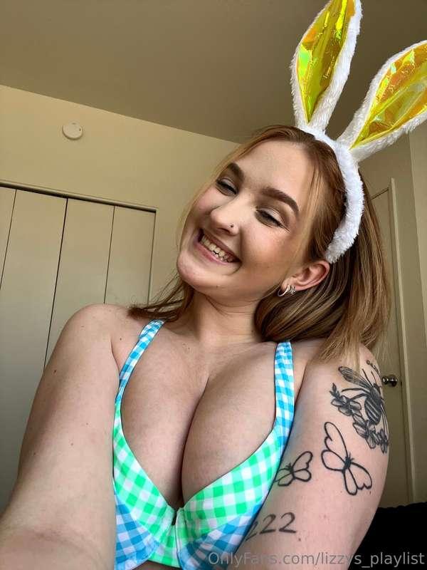 Easter in my sexy bunny costume I did back then 😆POV: Your g..