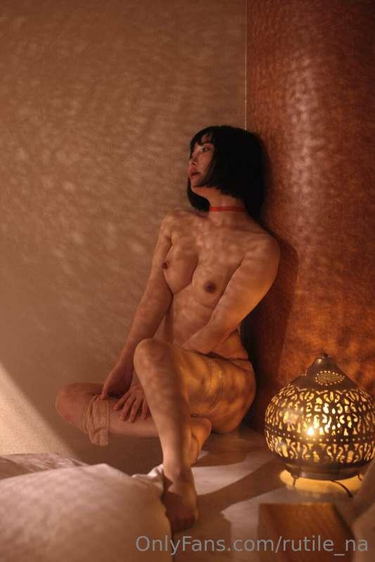 とってもお気に入りの写真をいただきました。
本当綺麗な光で素敵。
エッチなのもいいけど綺麗なヌードが好きだなぁて思いまし..