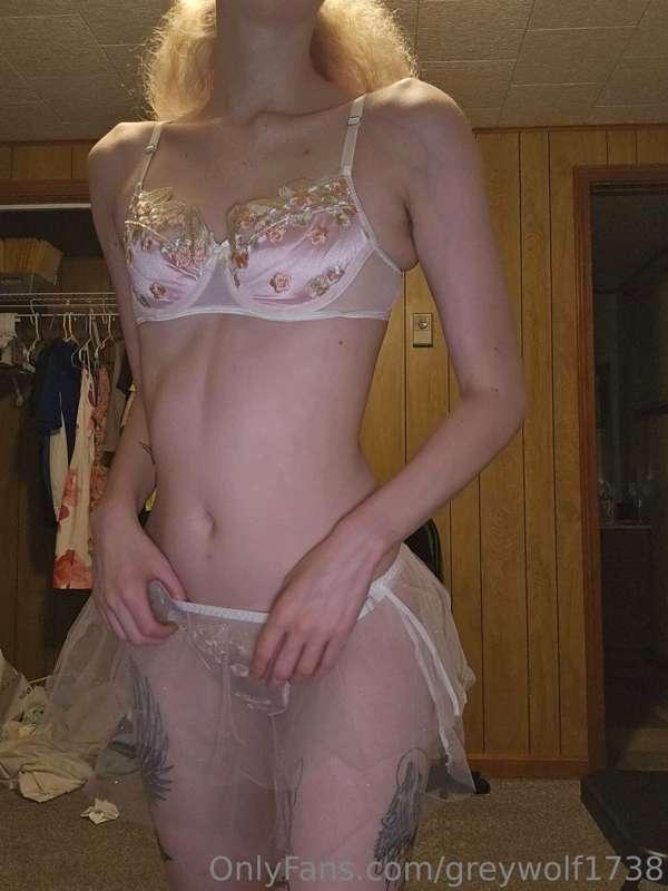 This is my favorite outfit so far 😍