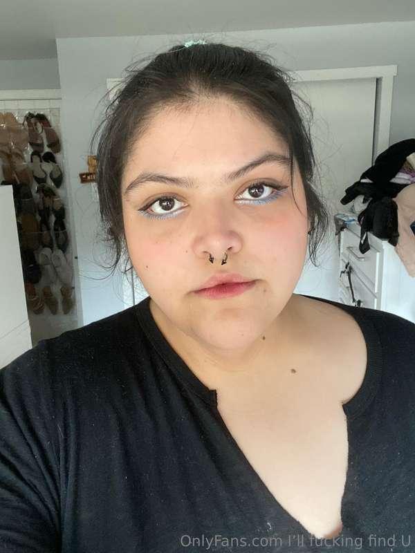 Can’t tell if I like this makeup or not. Thoughts?