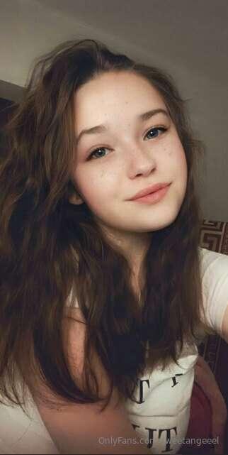 ##  FREE subscription   ONLY NOW👉
This hot thing @alisaloveg..