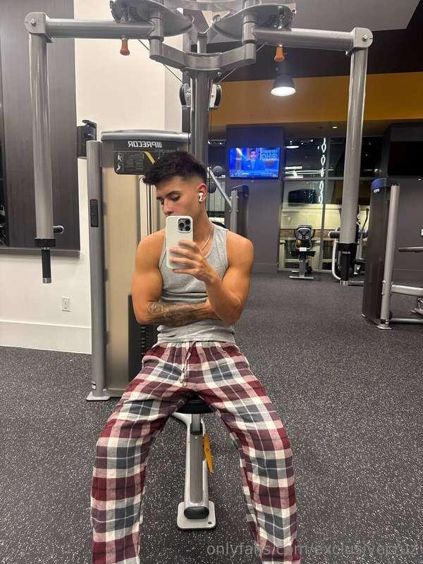 training’s got me sore. could use some hands-on therapy 👀