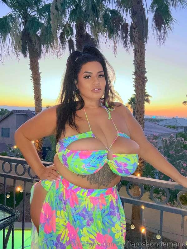 The beach isn’t the only thing heating up today😏