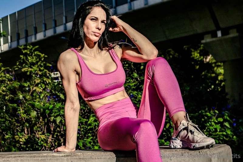 Do you like fitness women?💖✨😏