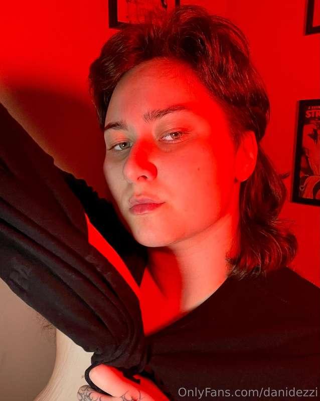 a lil undressing and pit flashing for today 