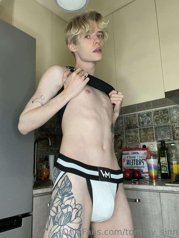 i'm being such a naughty boy 😉
would you punish me?