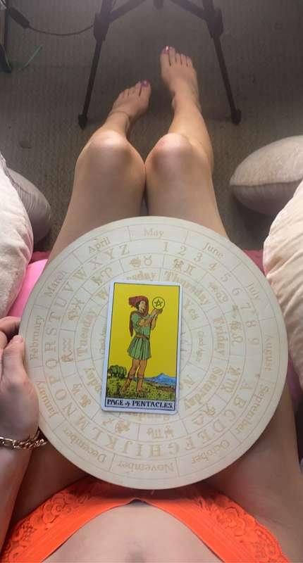 TODAYS TAROT READING FOR SEPTEMBER 8TH 2021  The Page of Pen..