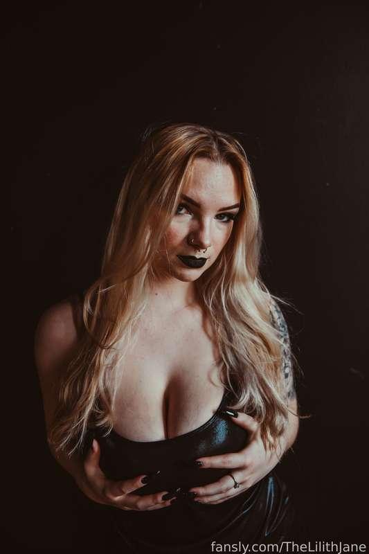 thelilithjane image #3