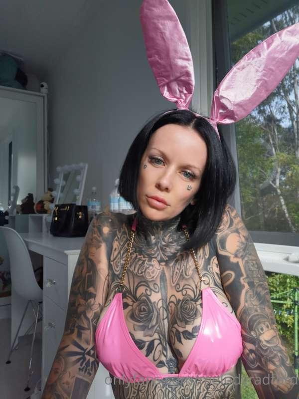 Hot cosplay bunny 🐇🐰