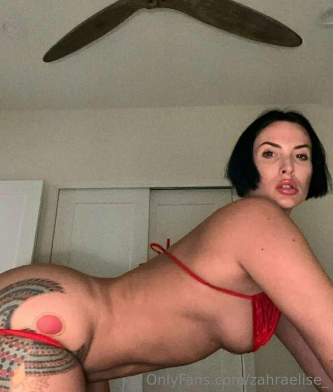 Stretch me out baby. Let's chat and cum together.