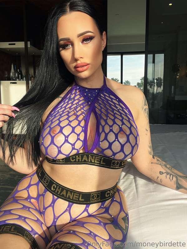 Feelin' like a whole meal! Come get a taste👅