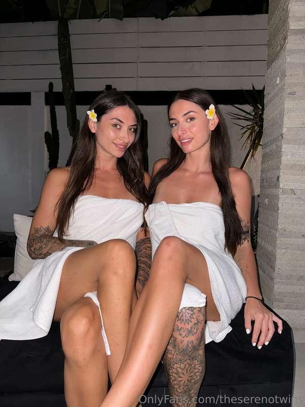 We just got out of the pool, what are we going to do next?🙈👀