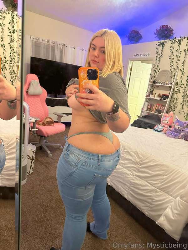 Denim loves this booty 🥰 Do you? Tip if you do!