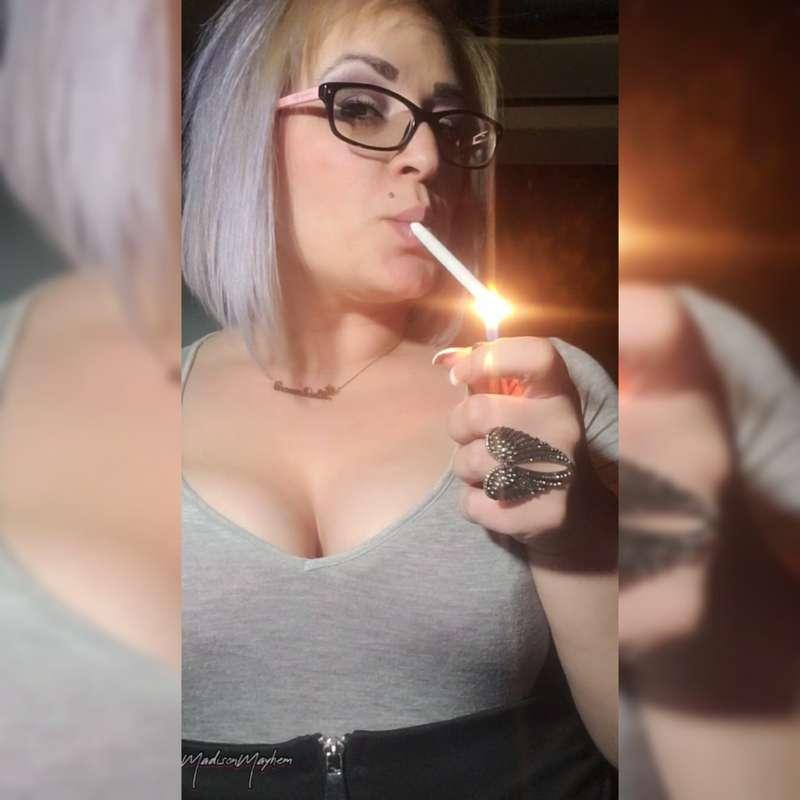 This naughty Secretary uses her lunch break to do filthy thi..