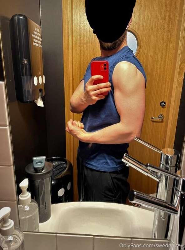 Making some progress in the gym 👅
