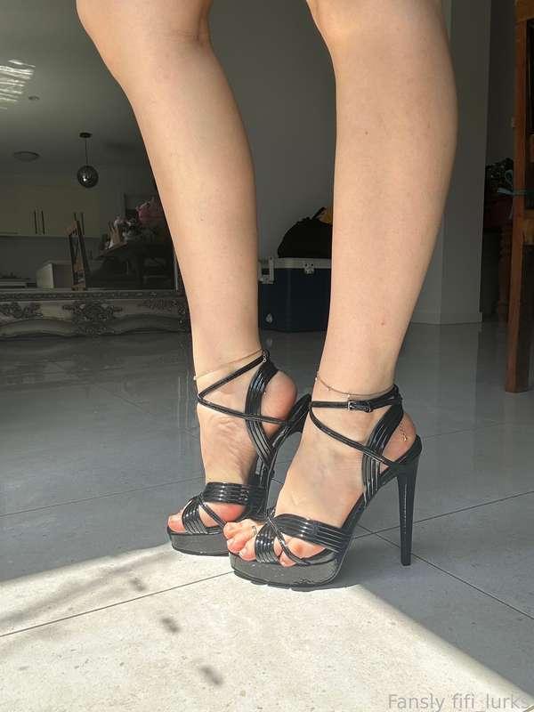 fifi_lurks image #1