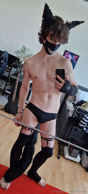 Would u let the edgy catboi smash? 😈