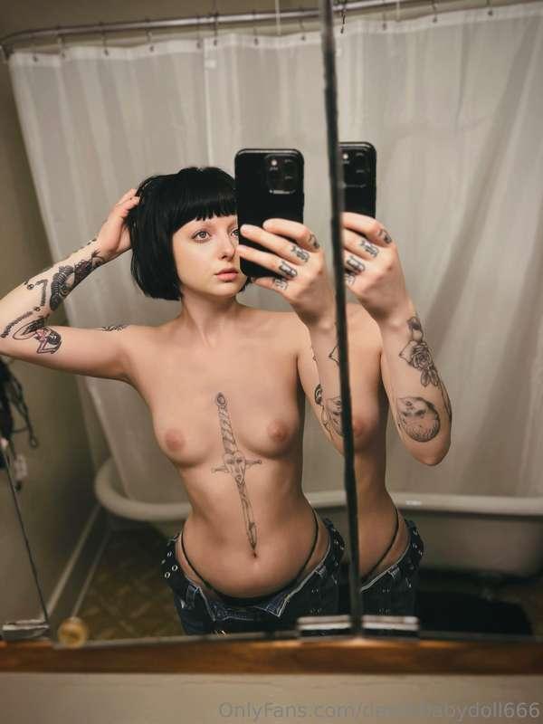 I don’t think I’ll ever figure out the mirror selfie 😝