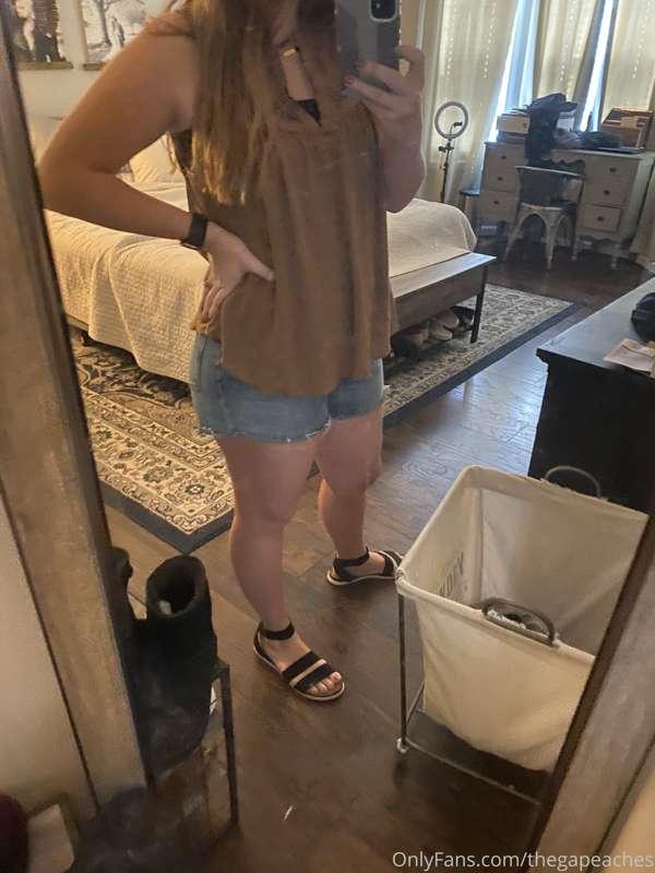 Sundays are for booty shorts