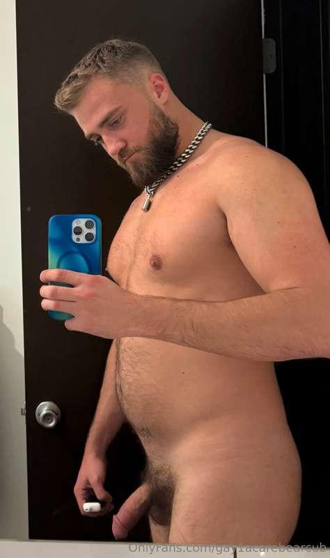 Woof he loookin hawttt