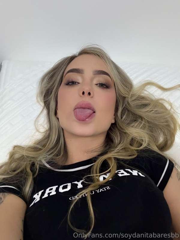 Cant sleep.. u up ? 😝
