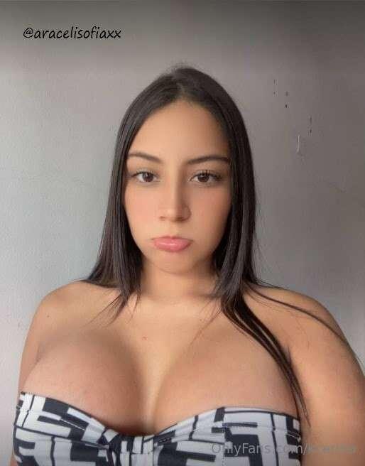 Imagine my tits bouncing in your face 🤯My hot wet pussy arou..