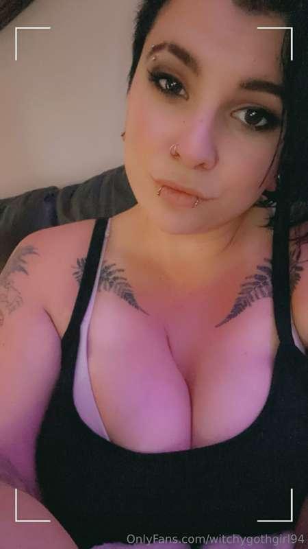 Hey there 😘 How’s your night going? 💋