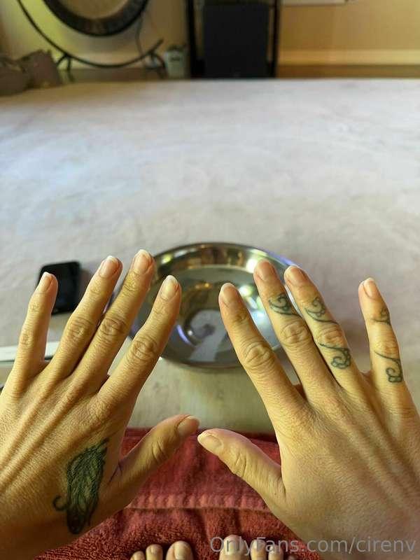Gotta refresh the nails. 💅