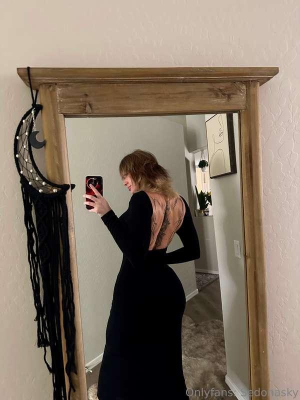 I love wearing dresses 🥰 easy access 😉