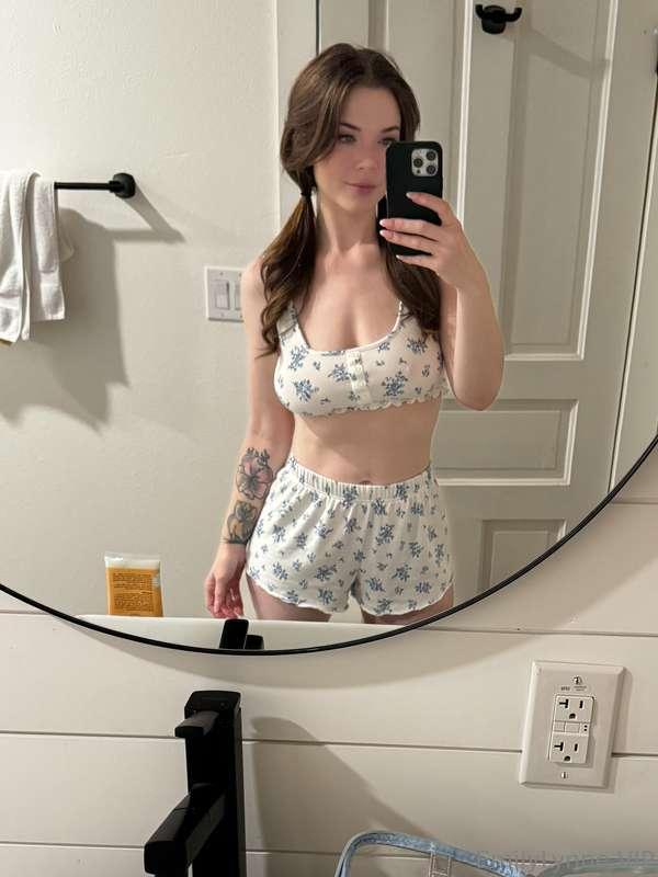 good morning 💗 swipe for off/on view 😇