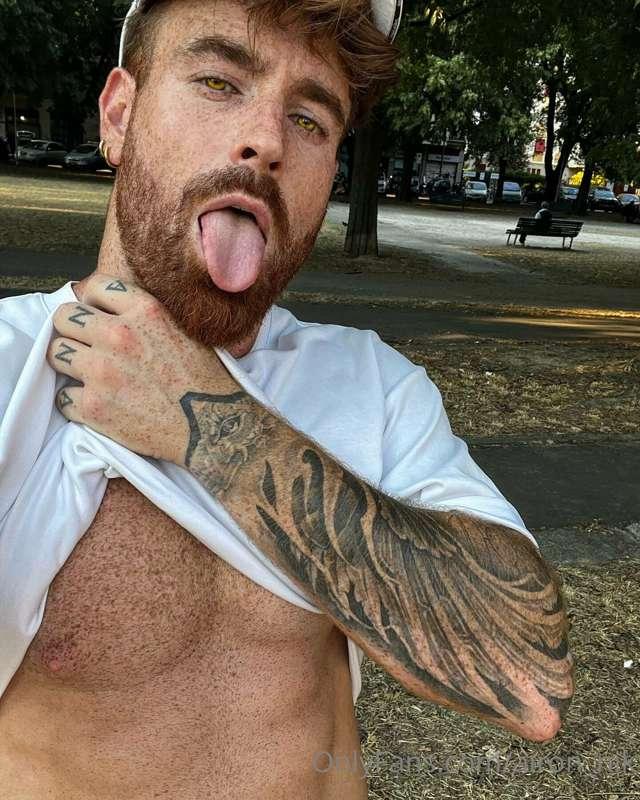 Just getting my vitamin D🥵😈
Lick my nipple 👅