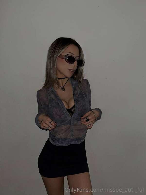 Check out this playful snap of me rocking my favorite sungla..