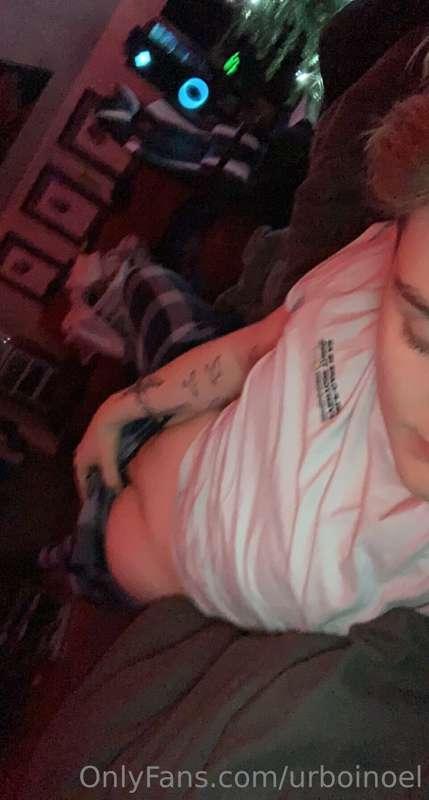 Lazy day since the weather is bad. Can someone please keep m..