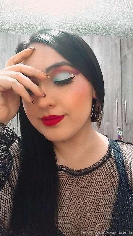 😈