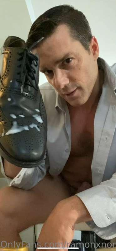 How many of you like shoes?How many of you like cum?How many..