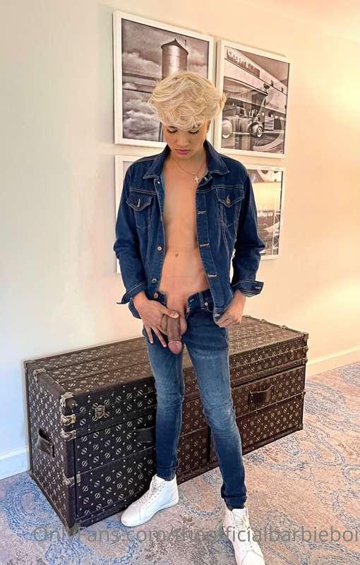 Denim on denim.