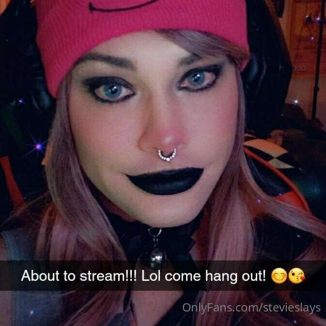 https://www.twitch.tv/cspi3r0w  
#transisbeautiful #twitchaf..
