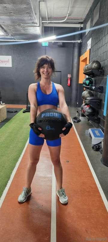 Ready for more fun? Hit me up in the DMs! 😉❤️