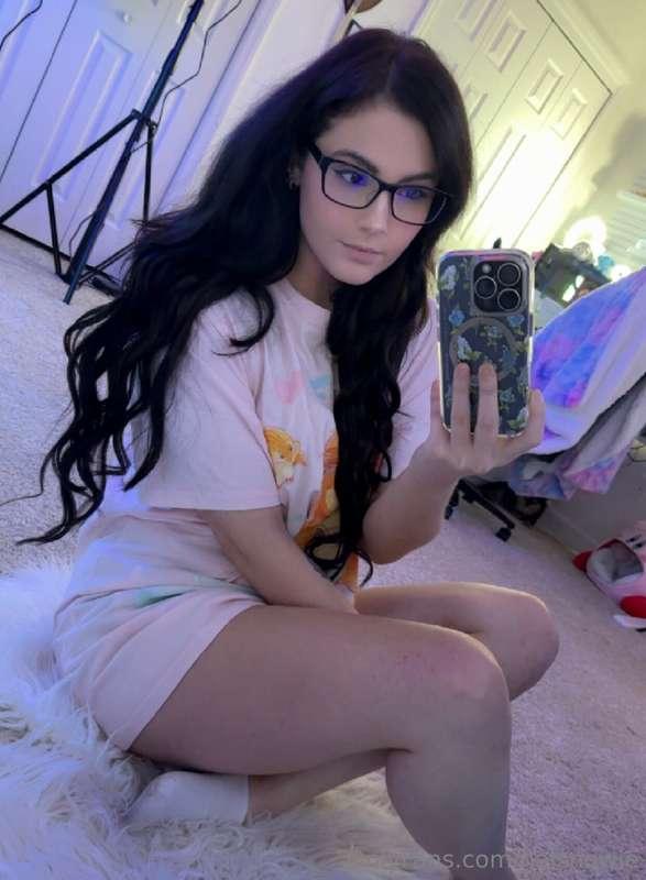 good morning ☀️ it’s Fridayyyyy 🤗 have any weekend plans?? 