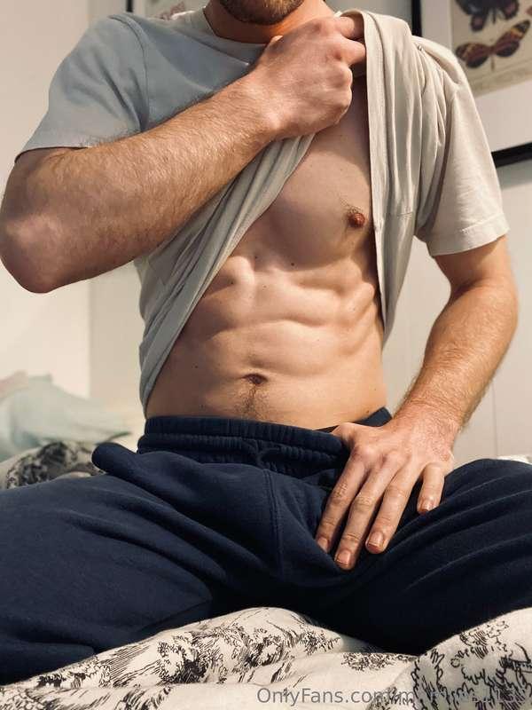 Feeling lazy today, I want to lay in bed all day 😋