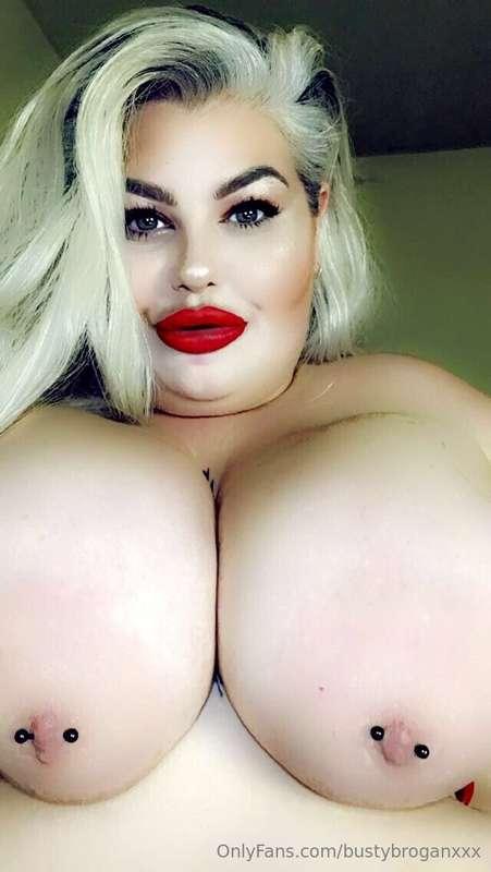 bustybroganxxx main image