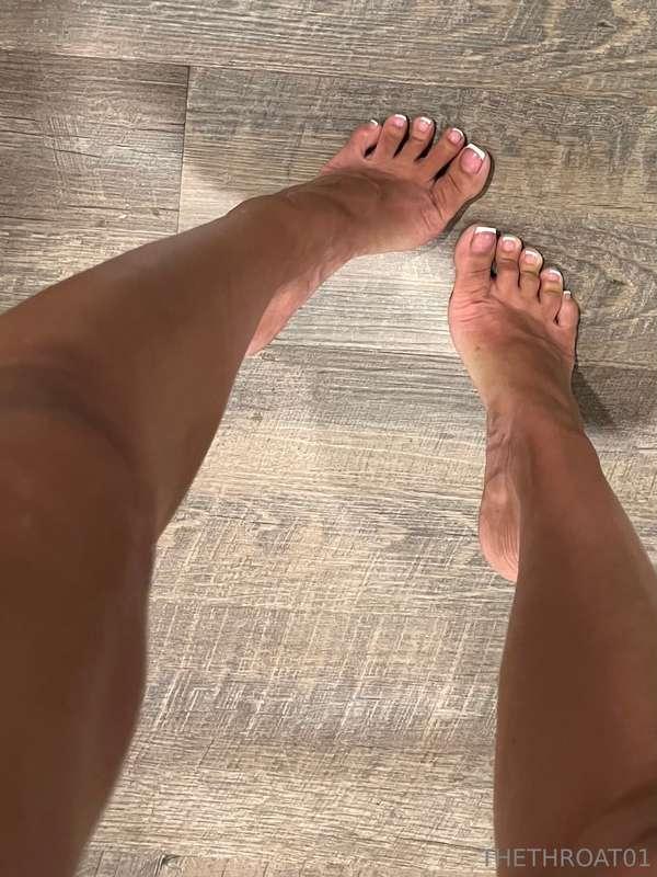 Should I go live in the shower @12:00 pm est?🧼