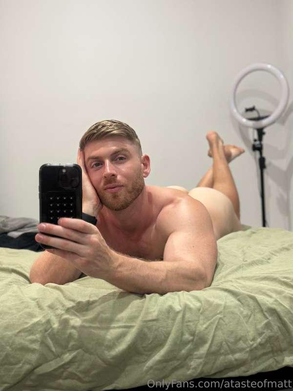 Feel like putting something really big in my ass tonight 😇