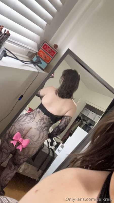 I received some new fishnet lingerie.. who wants to see them..